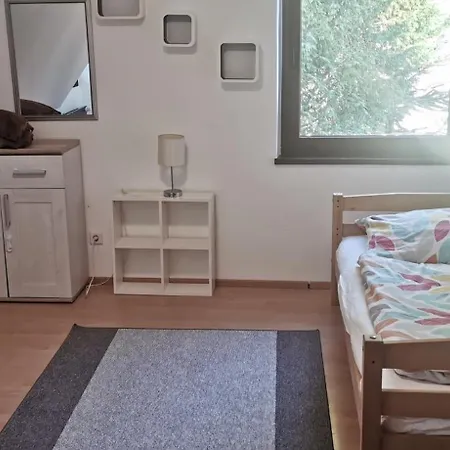 Sehr Schoene, Grosse Und Zentral Gelegene *