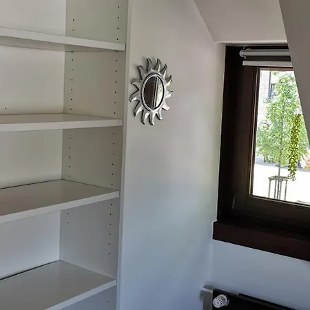 Sehr Schoene, Grosse Und Zentral Gelegene