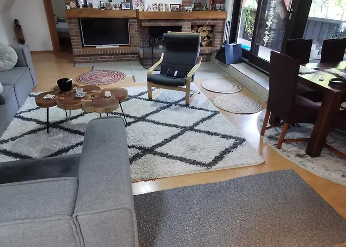 Appartement Sehr Schoene, Grosse Und Zentral Gelegene